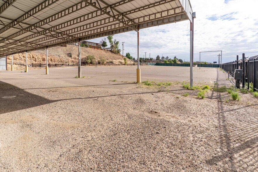 More Photos Of 7212 E Main St, Farmington Warehouse For Sale