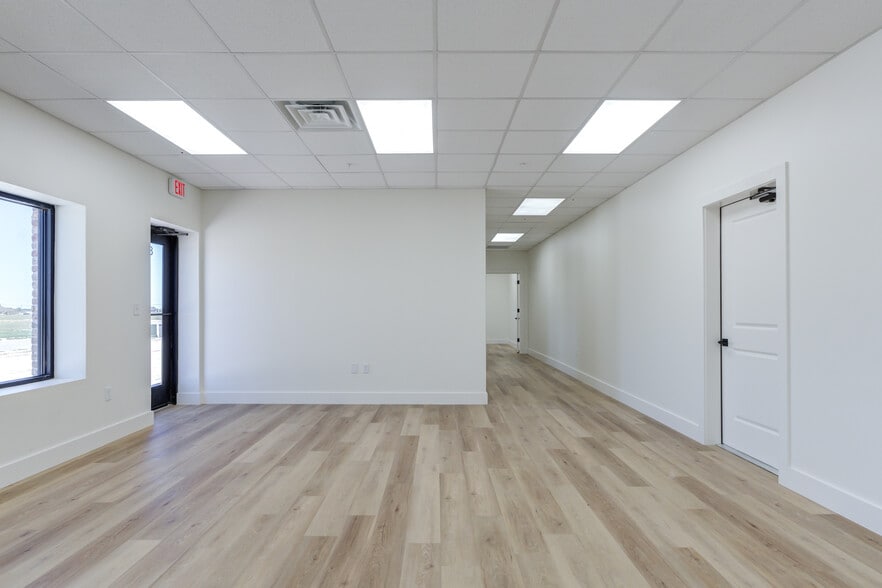 More Photos Of 8111 Patel Dr, Wolfforth Distribution For Sale