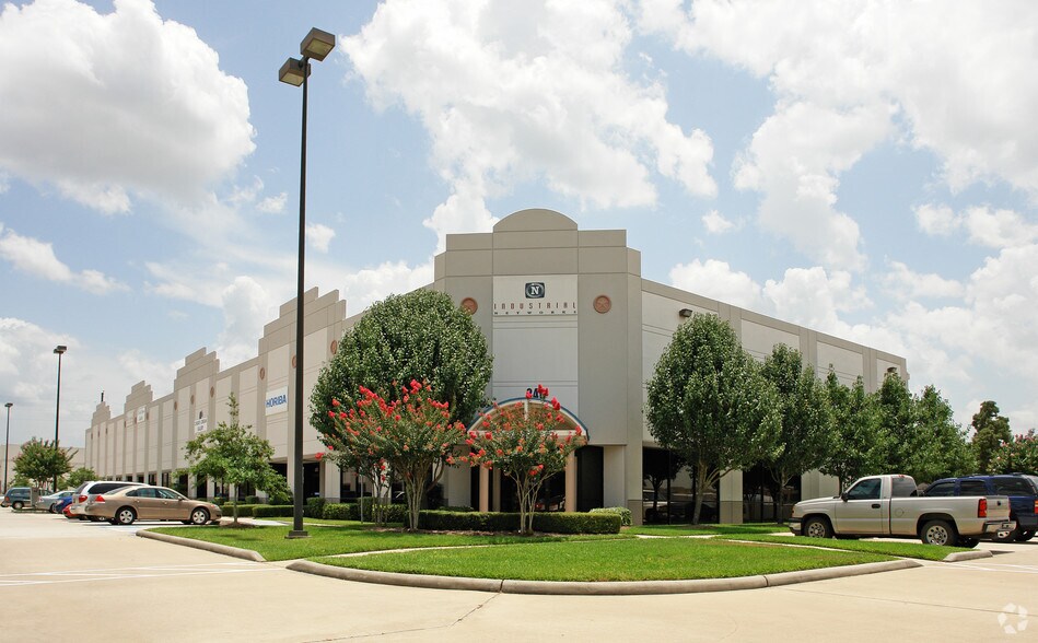 More Photos Of 210-240 Spring Hill Dr, The Woodlands Unknown For Lease