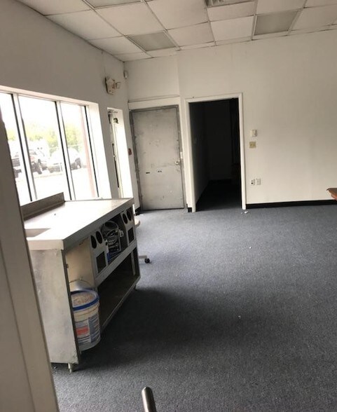 More Photos Of 7400 Marshall Rd, Upper Darby Township Storefront Retail Residential For Sale
