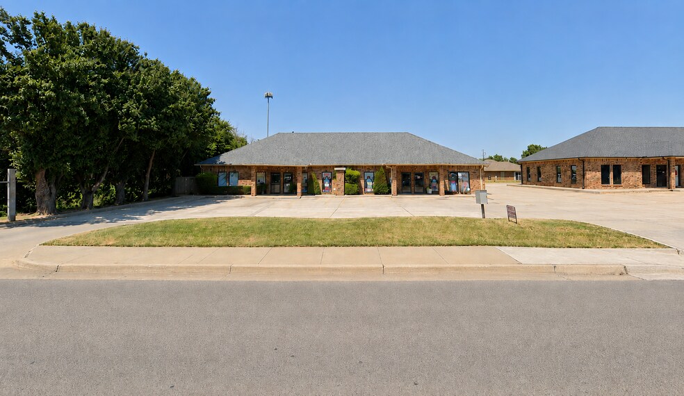 Primary Photo Of 817 SW 89th St, Oklahoma City Medical For Sale