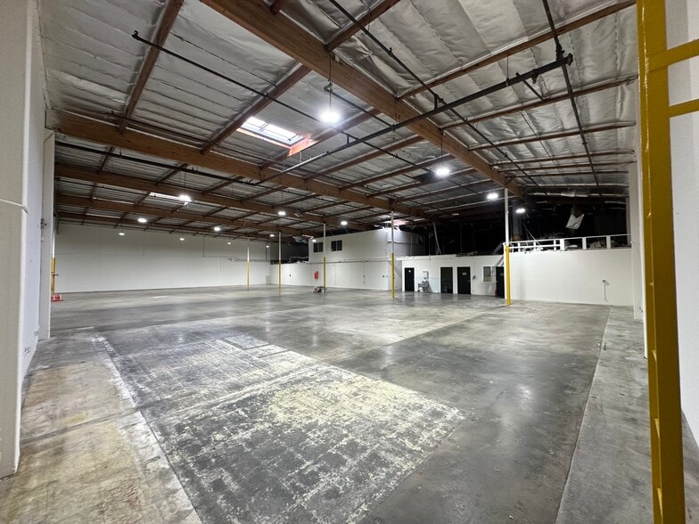 More Photos Of 6048 Triangle Dr, Commerce Warehouse For Lease