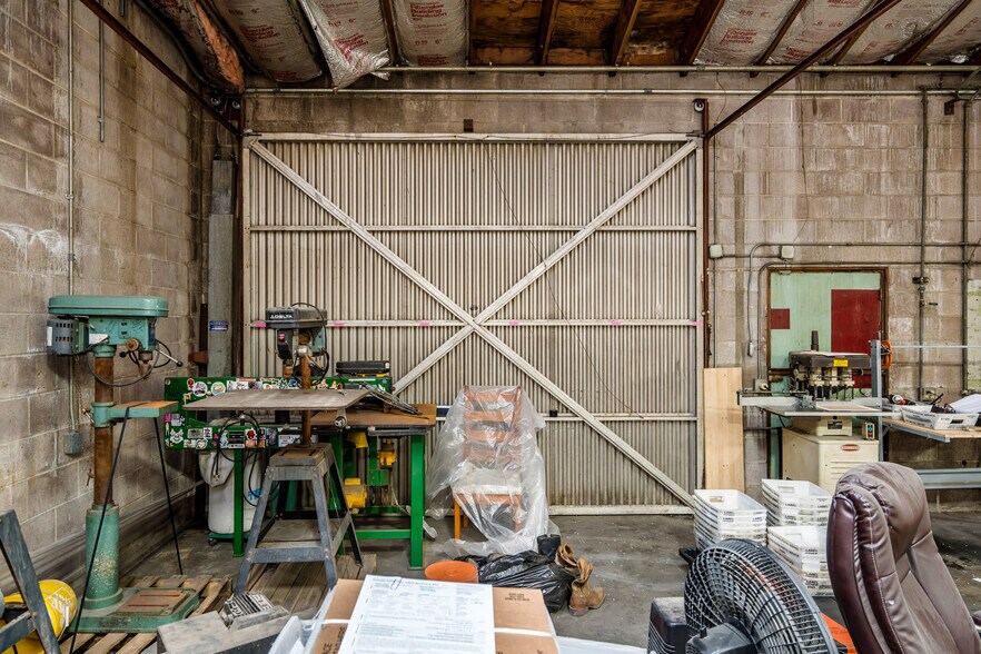 More Photos Of 16301 S Broadway St, Gardena Service For Sale