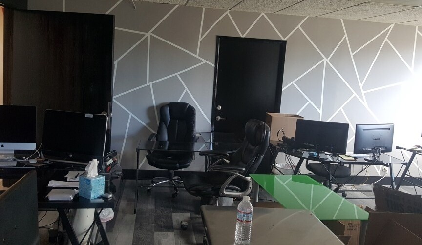 More Photos Of 18580 Ventura Blvd, Tarzana Loft Creative Space For Lease