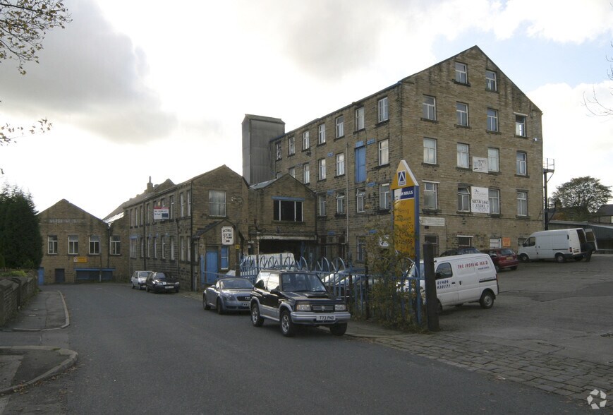 Luck Ln, Huddersfield, WYK HD3 4AB Flex/R&D For Lease
