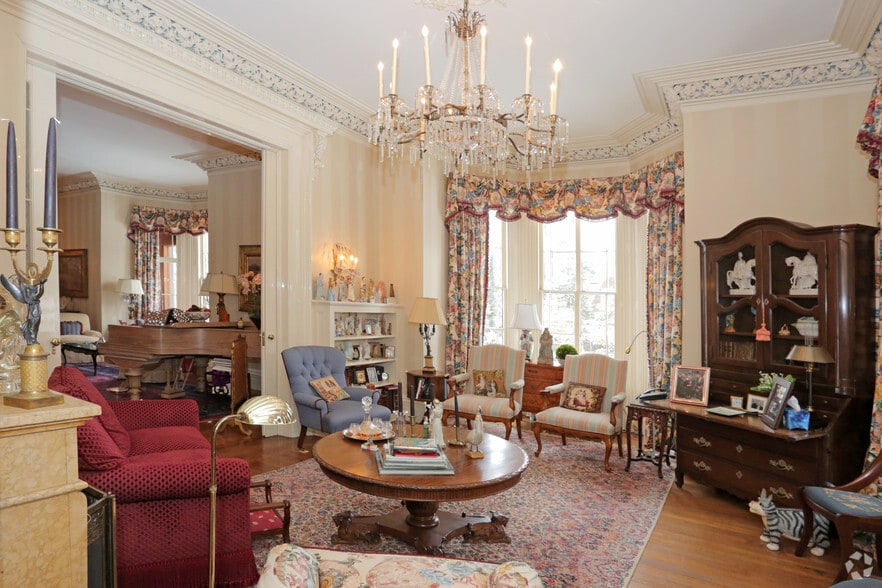 More Photos Of 12 Glenwood Rd, Roslyn Specialty For Sale