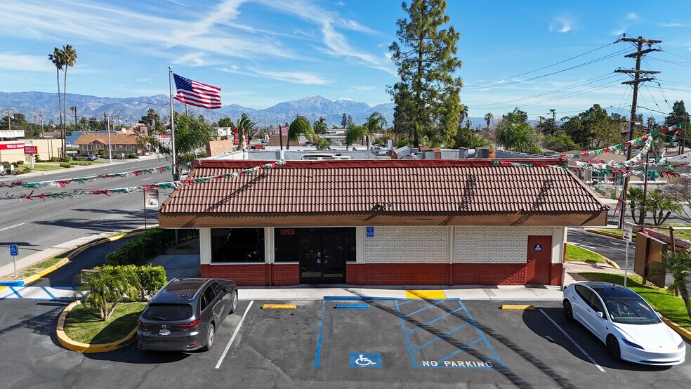 More Photos Of 201 W Foothill Blvd, Rialto Fast Food For Sale