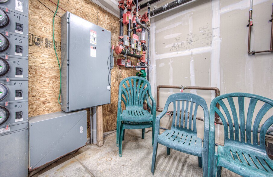 More Photos Of 172 Regina St N, Waterloo Apartments For Sale