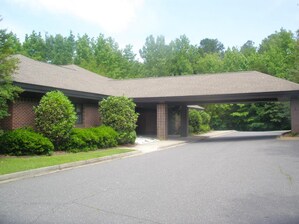 More Photos Of 980 N Woodland Dr, Lancaster Medical For Lease