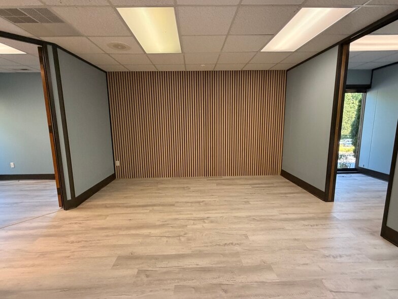 More Photos Of 3721 W Market St, Greensboro Office For Lease