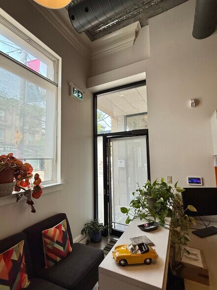 More Photos Of 711 Queen St E, Toronto Bank For Lease