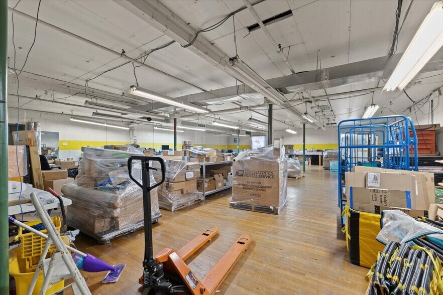 More Photos Of 181 S Whitfield St, Nazareth Office Residential For Sale