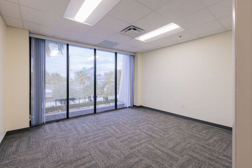 More Photos Of 2875 NW 77th Ave, Miami Warehouse For Lease