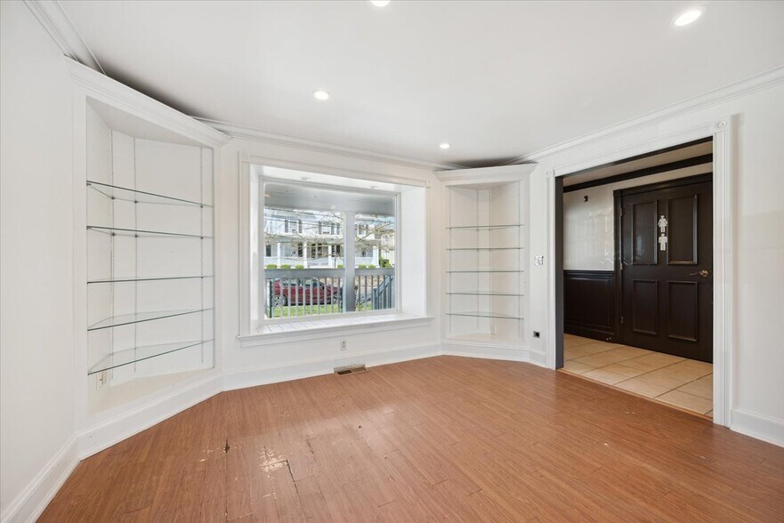 More Photos Of 108 S Finley Ave, Basking Ridge Storefront Retail Office For Lease