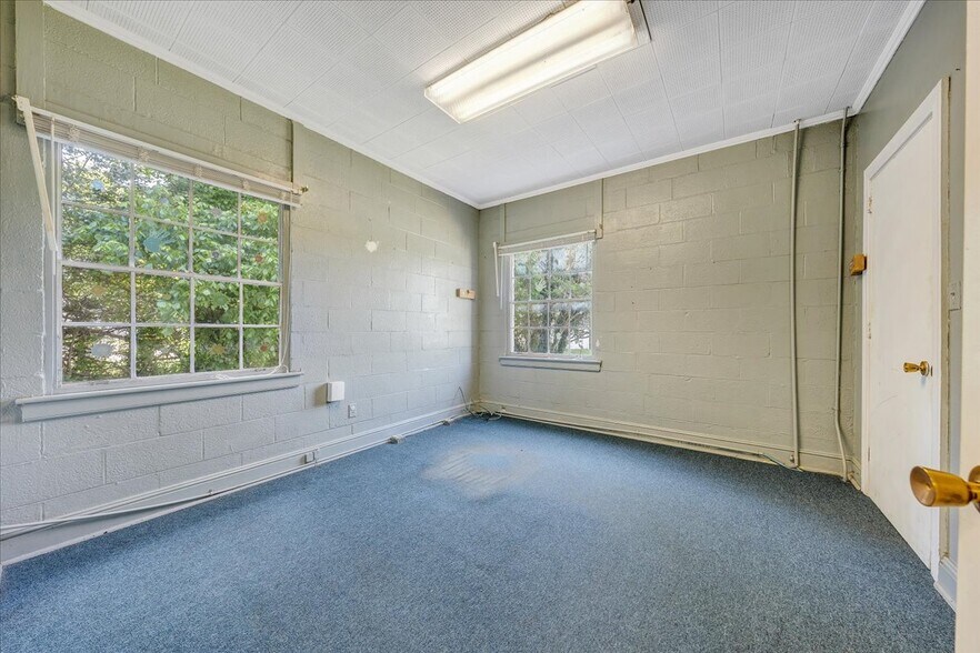 More Photos Of 1687 Stultz Rd, Martinsville Specialty For Sale