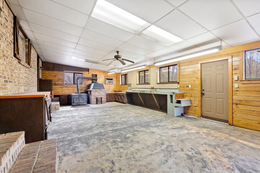 More Photos Of 30 Broadview St, Greenbrier Office For Sale