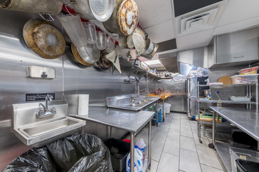 More Photos Of 1111 Fairmont Ave, Fairmont Restaurant For Sale
