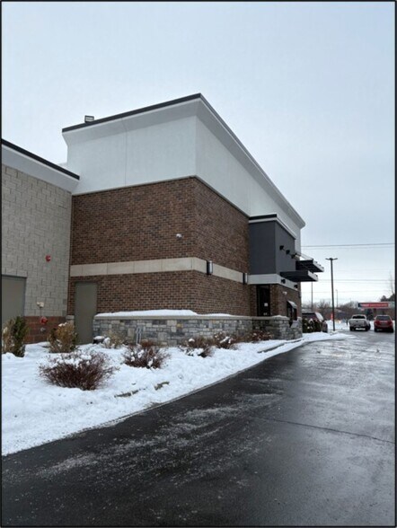 More Photos Of 11470 N Linden Rd, Clio General Retail For Lease