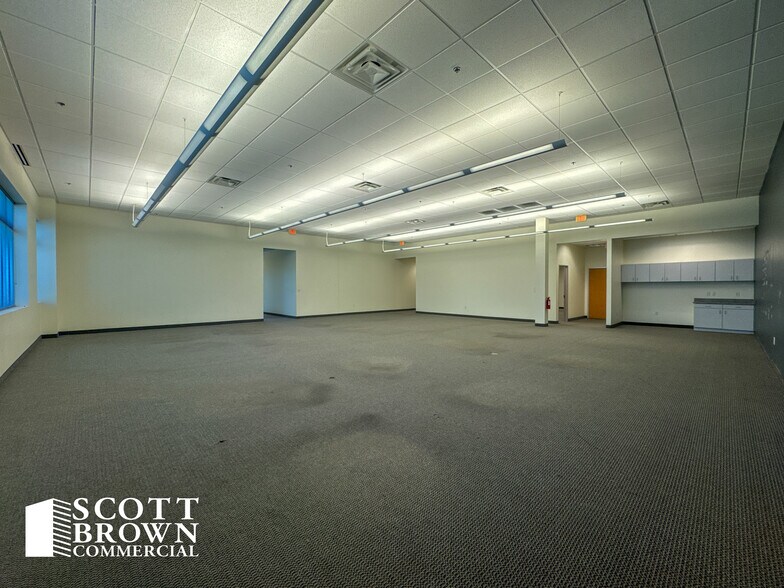 More Photos Of 3317 Essex Dr, Richardson Research And Development For Lease