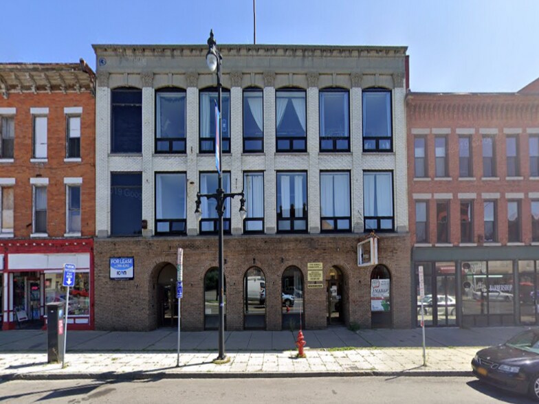 Primary Photo Of 466 N Salina St, Syracuse Apartments For Lease