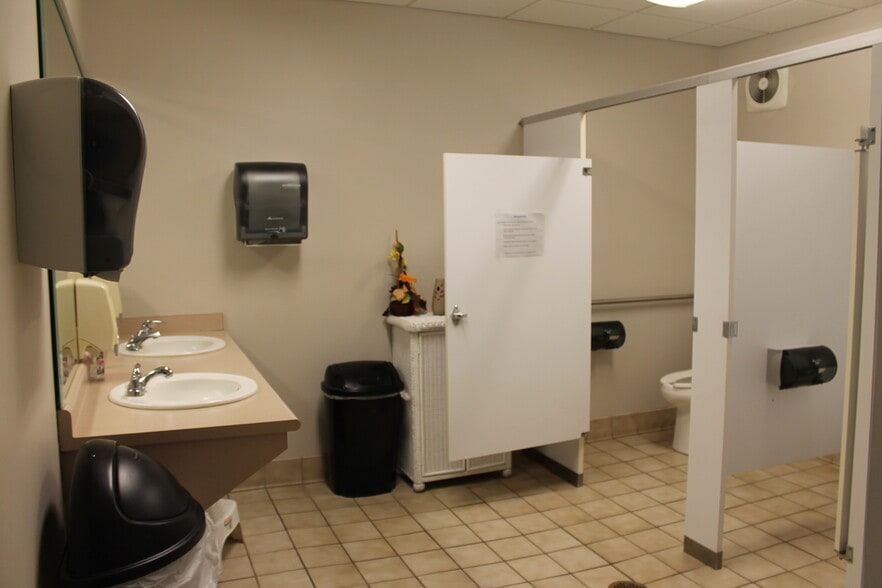 More Photos Of 37 W Fairmont Ave, Savannah Office For Lease