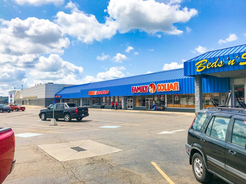 More Photos Of 1185-1259 N Memorial Dr, Lancaster General Retail For Lease