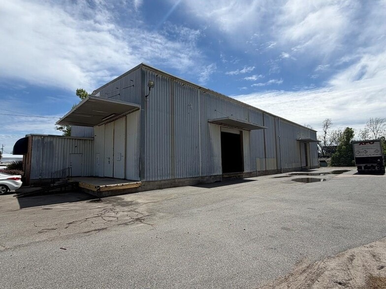 More Photos Of 1009 W Hill Ave, Valdosta Warehouse For Sale