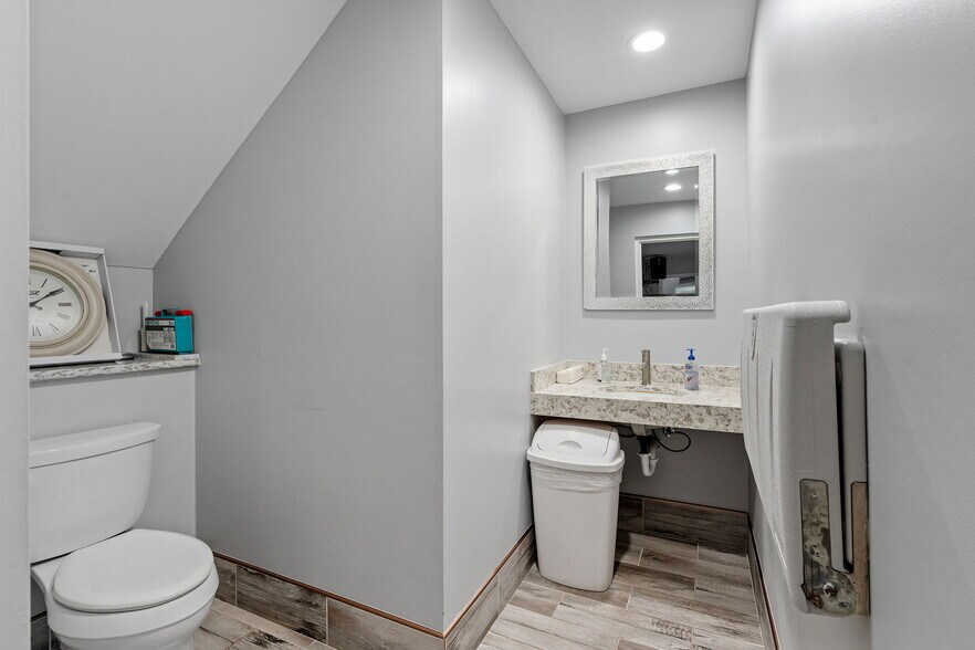 More Photos Of 6206 Lilac Dr N, Brooklyn Center Religious Facility For Sale