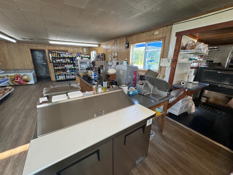 More Photos Of 192 Oakfield Smyrna Rd, Oakfield Convenience Store For Sale