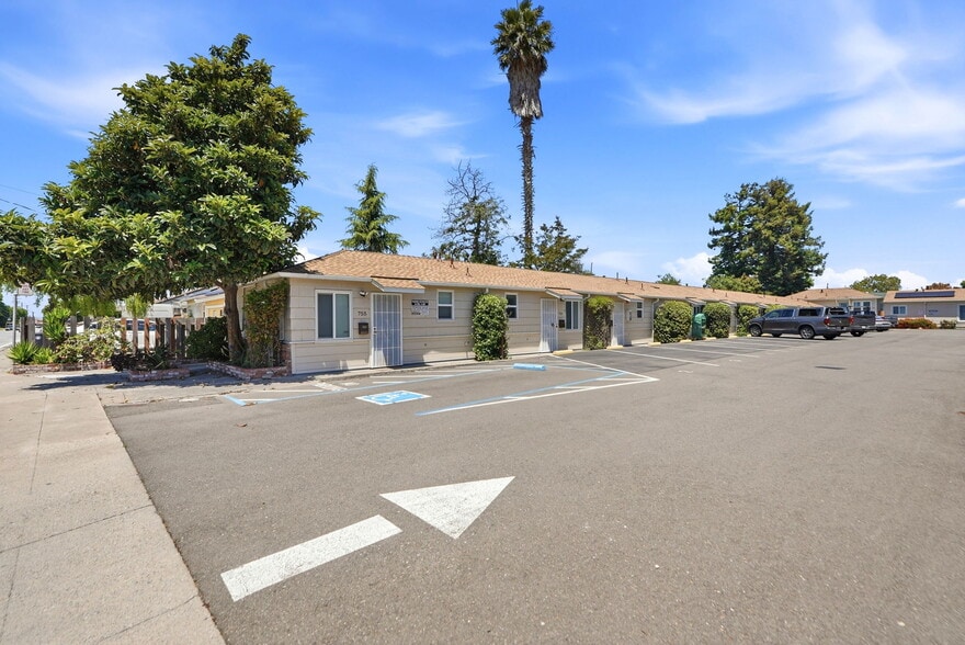 More Photos Of 755 Fargo Ave, San Leandro Apartments For Sale
