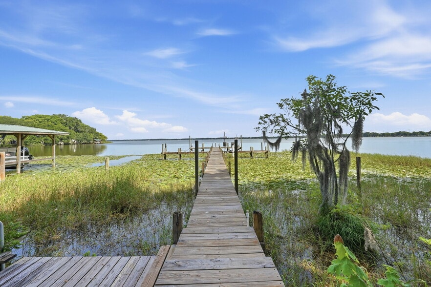 More Photos Of 400 Lakeshore Dr, Eustis Specialty For Sale