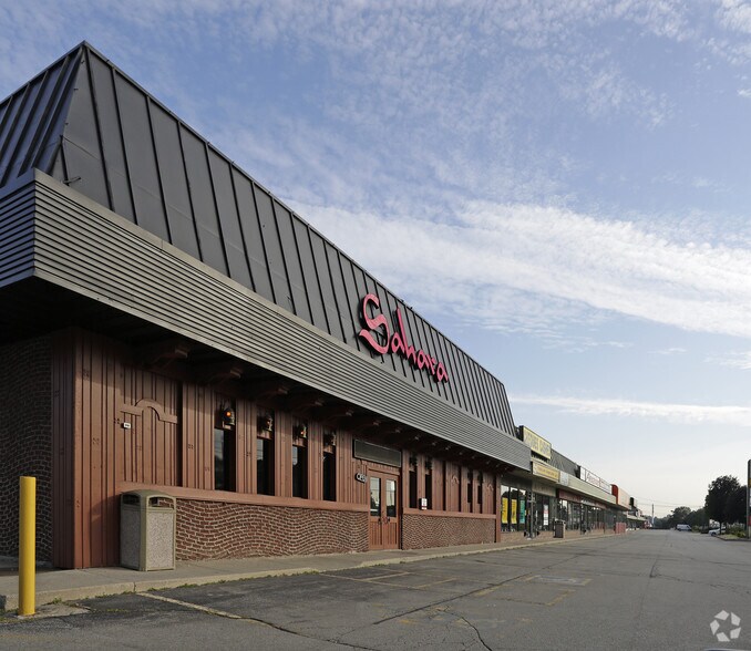 More Photos Of 1855-1911 Dundas St E, Mississauga Freestanding For Lease