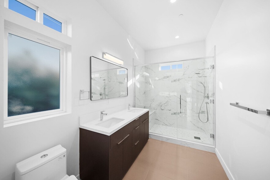 More Photos Of 13846 Moorpark St, Sherman Oaks Apartments For Sale