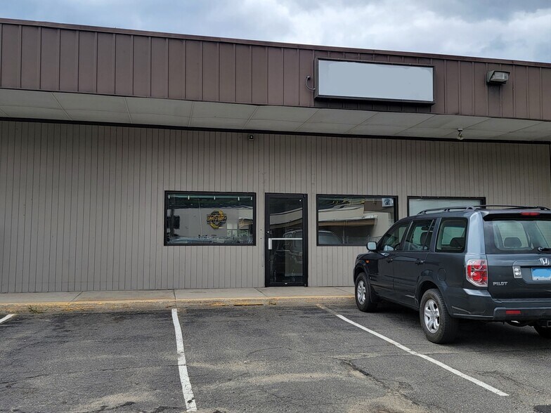 More Photos Of 1575 Thomaston Ave, Waterbury Storefront For Lease