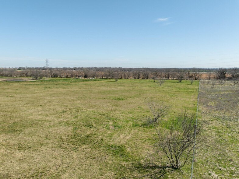 More Photos Of TBD I-35, Abbott Land For Sale