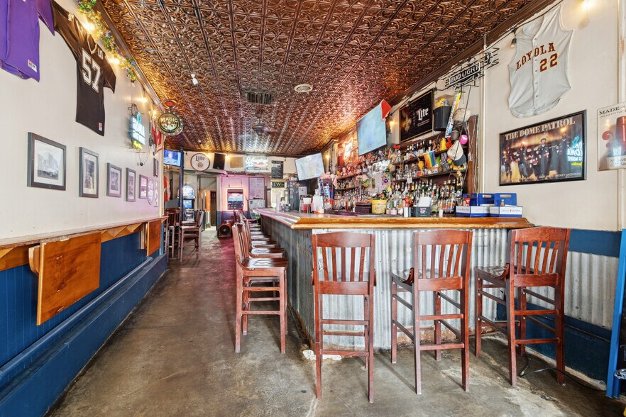 More Photos Of 114 Baronne St, New Orleans General Retail For Sale