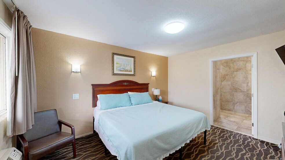 More Photos Of 640 S Ridgewood Ave, Daytona Beach Hotel For Sale