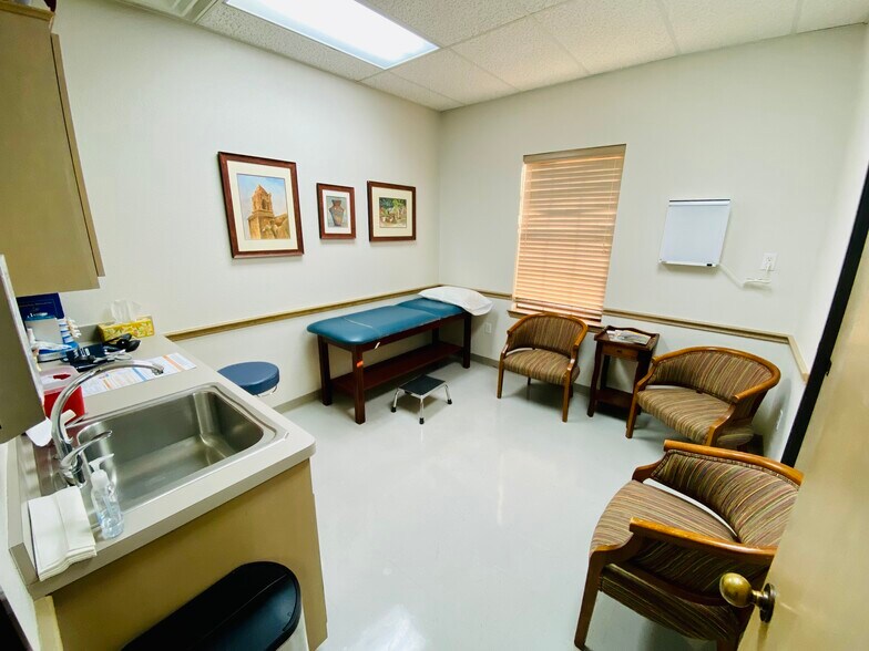 More Photos Of 901 Loop 337, New Braunfels Medical For Lease