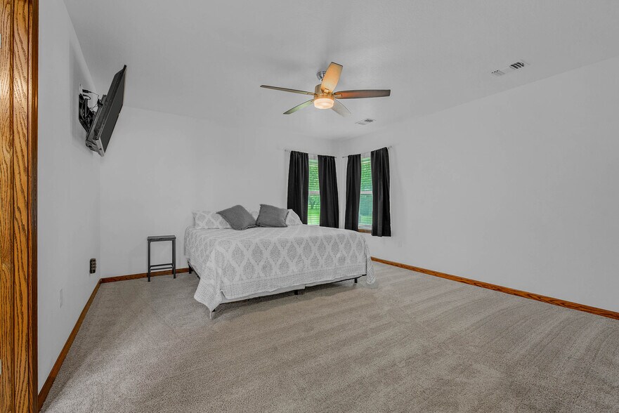 More Photos Of 13863 FM 2154 Rd, College Station Showroom For Sale