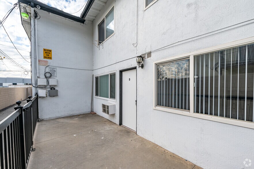 More Photos Of 1425 W Stoneridge Ct, Ontario Apartments For Sale