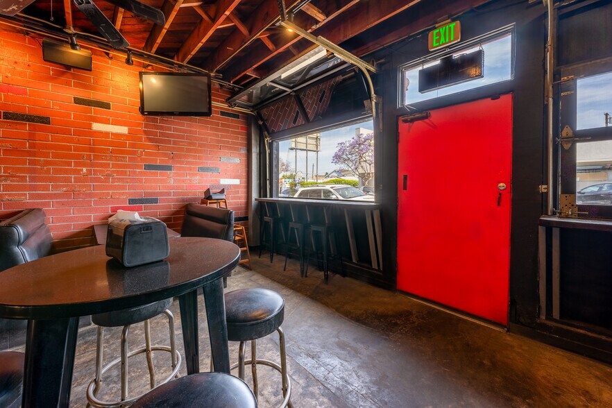 More Photos Of 1459 Garnet Ave, San Diego Restaurant For Lease