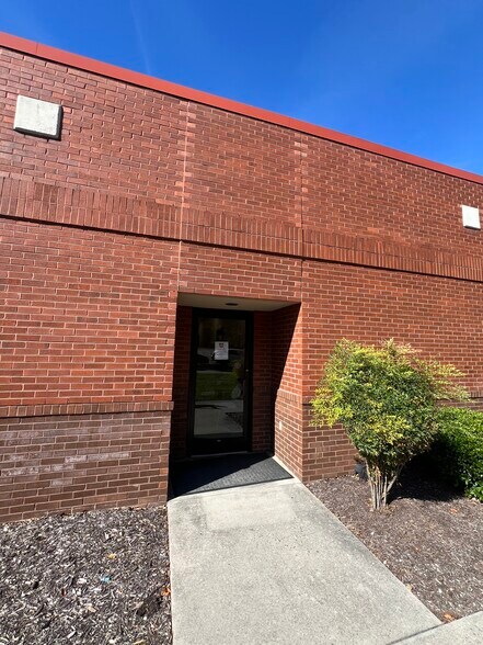 More Photos Of 11808 Kingston Pike, Knoxville Medical For Lease