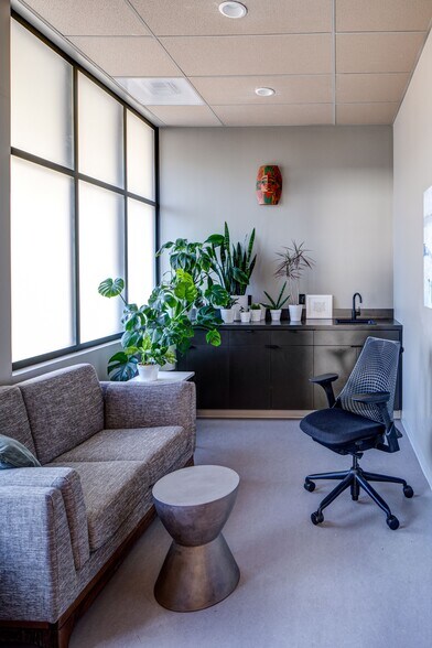 More Photos Of 17449 SW Boones Ferry Rd, Lake Oswego Medical For Sale