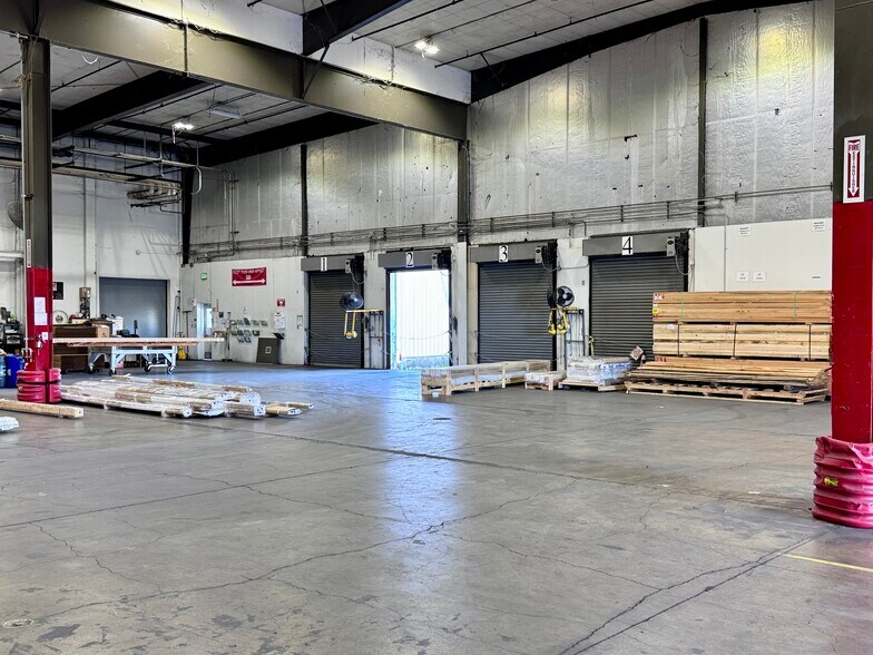 More Photos Of 4300-4356 Caterpillar Rd, Redding Manufacturing For Sale