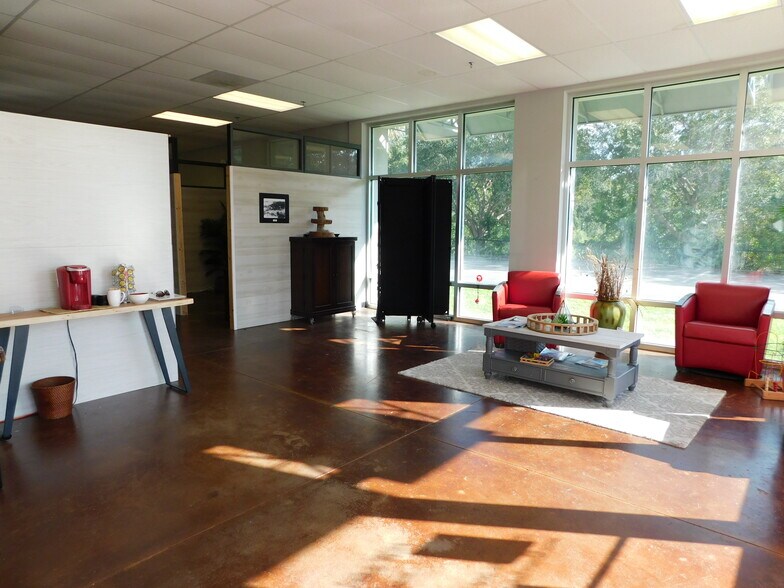 More Photos Of 9360 90th Ave, Sebastian General Retail For Lease