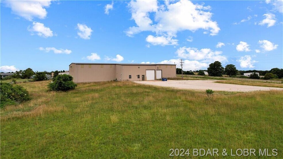 More Photos Of 744 Keystone Industrial Park dr, Camdenton Warehouse For Lease
