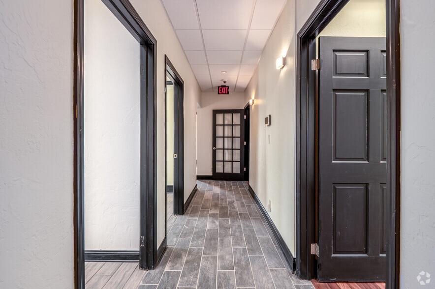 More Photos Of 10144 N Port Washington Rd, Mequon Office For Lease