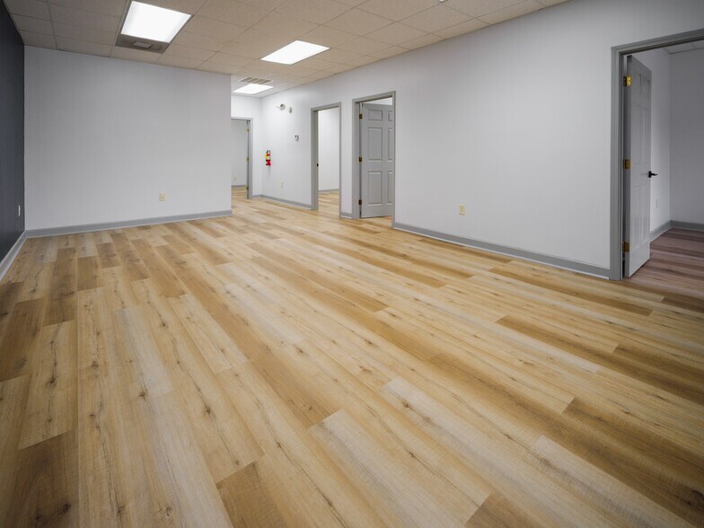 More Photos Of 621-625 Huntsman Ct, Gastonia Medical For Lease