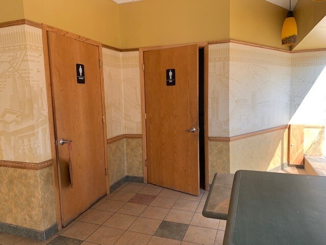 More Photos Of 500 Nebraska St, Sioux City General Retail For Sale