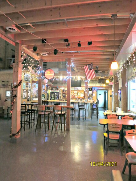 More Photos Of 7 Main St, Whitehall Marina For Sale